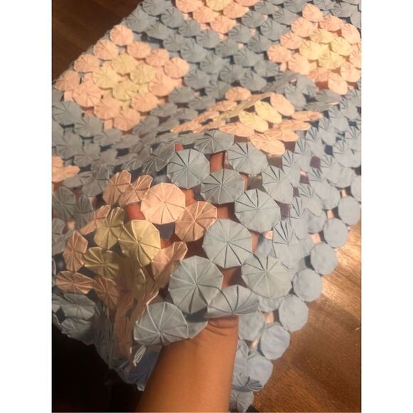 Antique Handmade 1940s YoYo Quilt - Picture 3 of 5